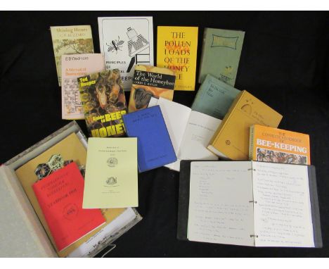 (COLLECTION BEE-KEEPING/APICULTURE), DOROTHY HODGES: THE POLLEN LOADS OF THE HONEYBEE A GUIDE TO THEIR IDENTIFICATION BY COLO