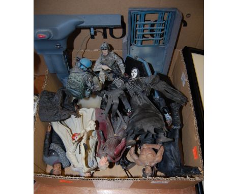 One tray containing a quantity of mixed scale collectable diecasts to include a Bburago Ford Focus Martini Racing car