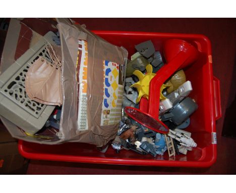 A collection of mixed Star Wars Kenner Action figures and accessories