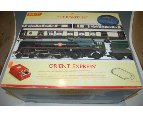 Hornby 00 scale model boxed set Orient Express R1038 (no track)