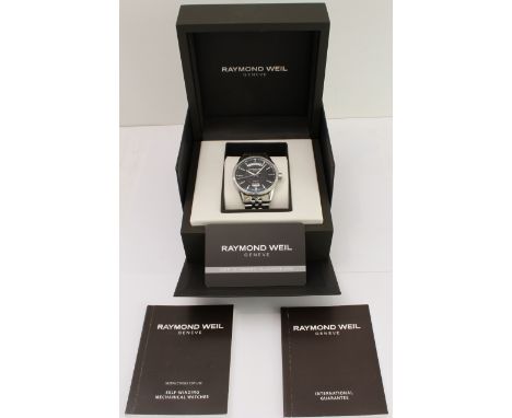 A gentleman's steel-cased Raymond Weil (Geneva) automatic wristwatch:&nbsp; day aperture below the 12 o'clock position and da