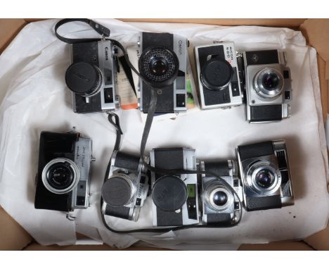 A Tray of 35mm Rangefinder Cameras, comprising an Agfa Super Silette, a Braun Paxette IM, a Braun Paxette IIM, a Braun Super 