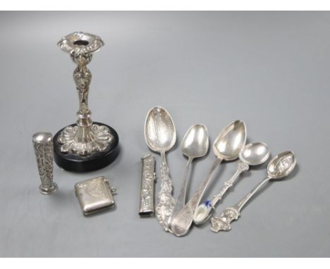 A group of assorted small silver including a small vesta case, a telescopic pencil case and a taper stick (repaired), 11cm