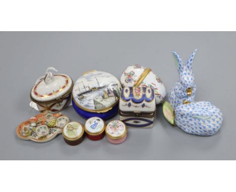 A quantity of Herend rabbits, trinket boxes etc