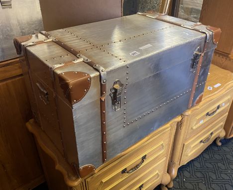 SILVER TRUNK - MEDUIM