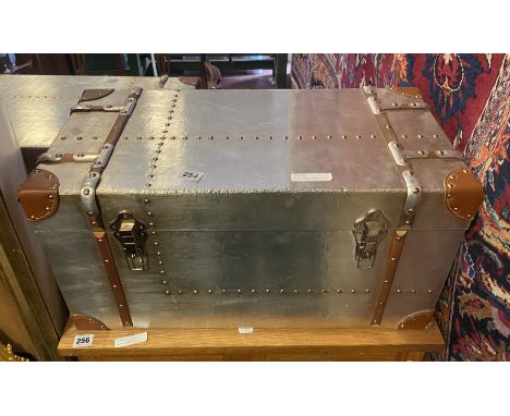 SILVER TRUNK - SMALL