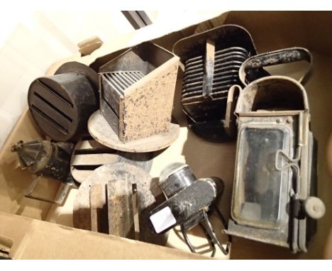 Collection of mixed vintage lamps 