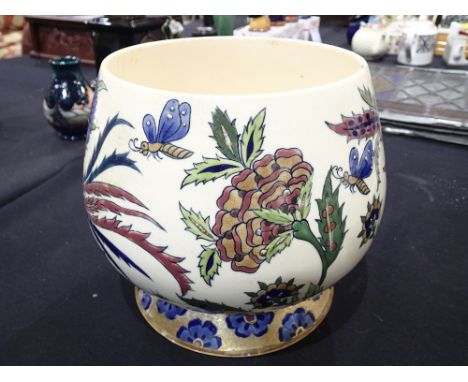 Large Zsolnay Pecs patterned bowl H: 23 cm CONDITION REPORT: Major crack to base and side.Diameter at top = 19 cm. H: 23 cm. 