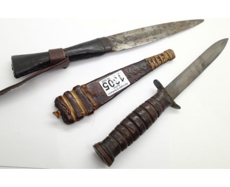 Good quality hunting knife (blade L: 18 cm) and an African dagger (blade L: 19 cm) 
