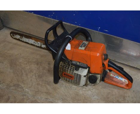 A STIHL 023 PETROL CHAINSAW (no blade) (pulls but doesn’t fire)