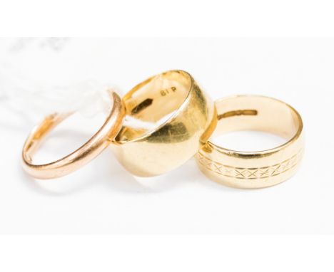 Three 9ct gold wedding bands, ring sizes K 1/2 and M 1/2, total weight 11.0 grams approx 