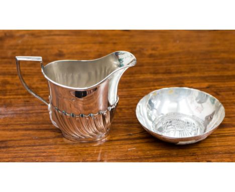 A Victorian small silver cream jug, helmet shape, John Round and Son Ltd, Sheffield 1895, height approximately 7.5cm, gross w