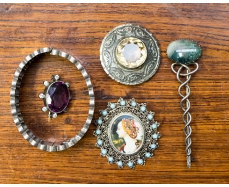 A quantity of silver to include citrine set silver target brooch, with stylised leaf border, Robert Allison, Glasgow 1952, di