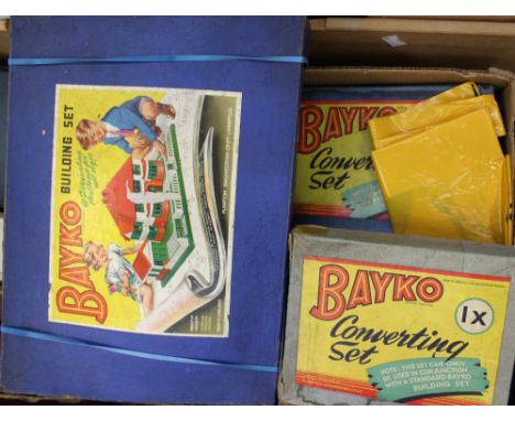 A collection of Bayko building sets various (one box) 