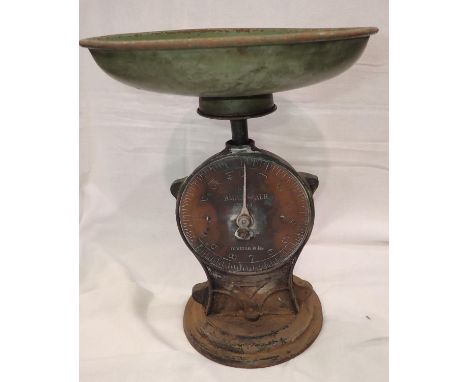 Salters Family Scale cast iron kitchen scales with pan. Not available for in-house P&amp;P, contact Paul O'Hea at Mailboxes o