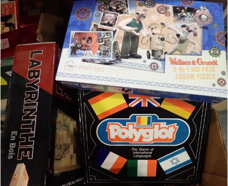 Mixed childrens games, vintage and modern. Not available for in-house P&amp;P, contact Paul O'Hea at Mailboxes on 01925 65913