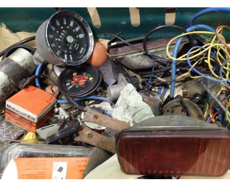 Box of mixed vintage car related items. Not available for in-house P&amp;P, contact Paul O'Hea at Mailboxes on 01925 659133 