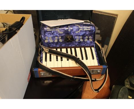 Vintage Cased Piano accordion 