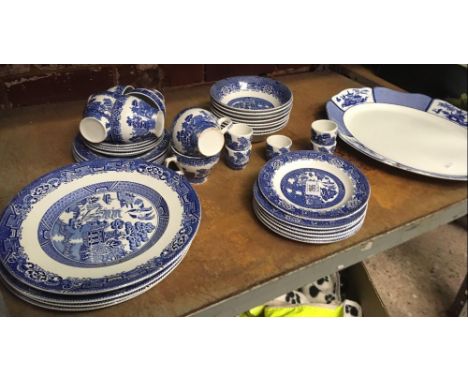 SHELF OF BLUE &amp; WHITE WILLOW PATTERN BY WOODS &amp; A MEAT PLATE