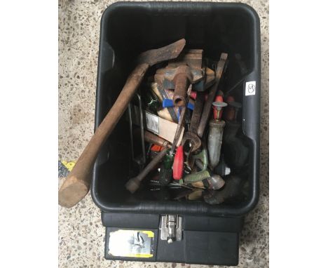 BLACK CARTON WITH VARIOUS HAND TOOLS, AN ENGINEERS VICE &amp; EMPTY PLASTIC TOOLBOX