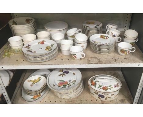2 SHELVES OF ROYAL WORCESTER EVESHAM DINNERWARE INCL; CUPS &amp; SAUCERS