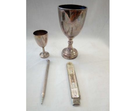 SMALL SILVER PENCIL, SILVER BLADED FRUIT KNIFE, 1 SCALE CRACKED &amp; 2 SMALL GOBLETS APPROX 66g