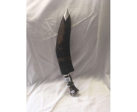 MODERN TOURIST KUKRI WITH PLATED BLADE &amp; FITTINGS IN LEATHER SCABBARD, NO SKINNING KNIVES