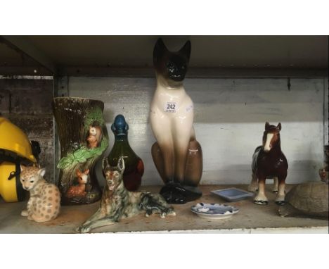 SHELF WITH WADE TORTOISES, DUCKS, DOGS, HORSES, CATS &amp; A VASE BY EASTGATE POTTERY CALLED 'FAUNA'