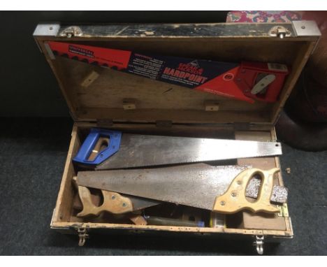 SMALL WOOD TOOL BOX WITH MISC TOOLS
