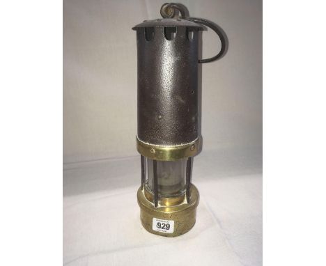 ORIGINAL BRASS MINERS LAMP, MARKED RT &amp; W 1936, COLLIERY &amp; MAKERS PLATE MISSING