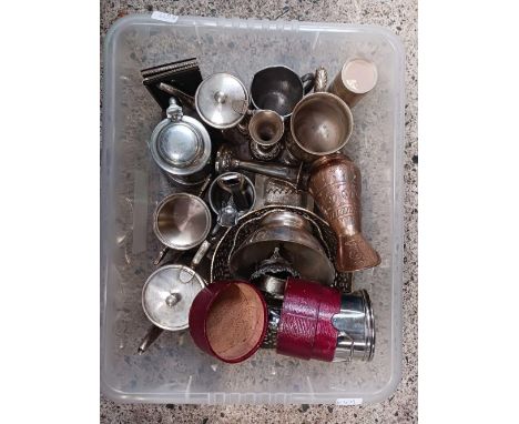 CARTON OF MISC METALWARE INCL; CANDLESTICKS &amp; OTHER METALWARE  