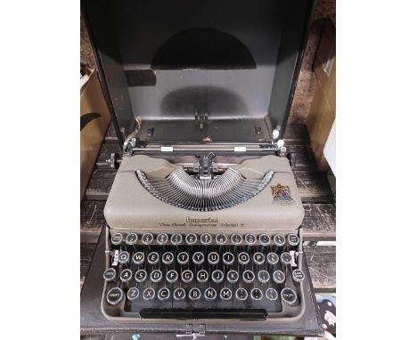 VINTAGE IMPERIAL TYPEWRITER IN CASE
