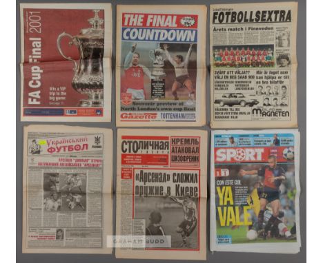 Newspaper and magazine archive relating to Arsenal FC, large quantity of used and read newspapers and magazine, each bearing 