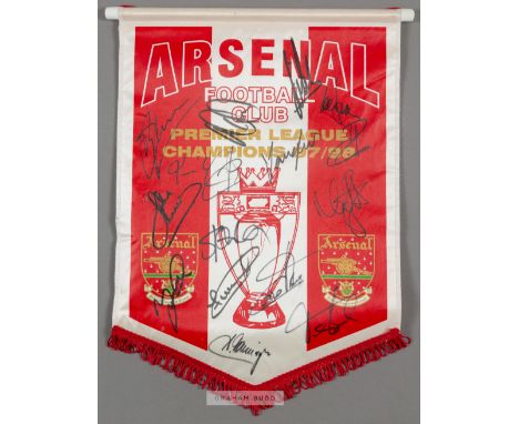 ARSENAL FULLY AUTOGRAPHED 1998 PREMIER LEAGUE CHAMPIONS PENNANT.COMMEMORATIVE PENNANT SIZE 16”x12” BEARING FIFTEEN ORIGINAL B
