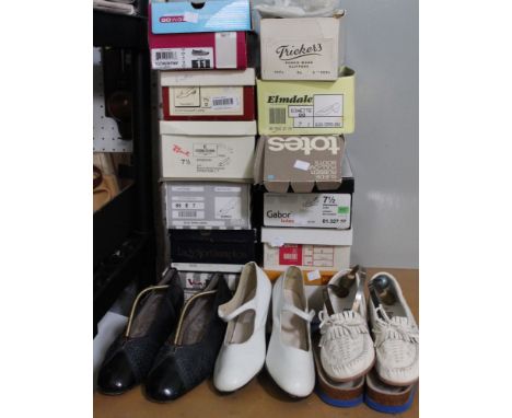 A selection of ladies shoes to include many boxed vintage shoes and 'Sketchers'. Sizes 7, 71/2 &amp; 8
