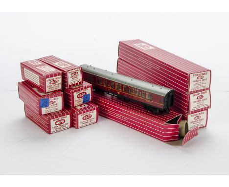 Hornby Dublo 00 Gauge 2-Rail Rolling Stock: comprising 4051, 4052 (2) and 4053 , BR maroon  and brown ad cream coaches and  4