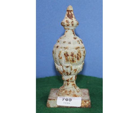 Small C19th French cast metal finial, H16cm 