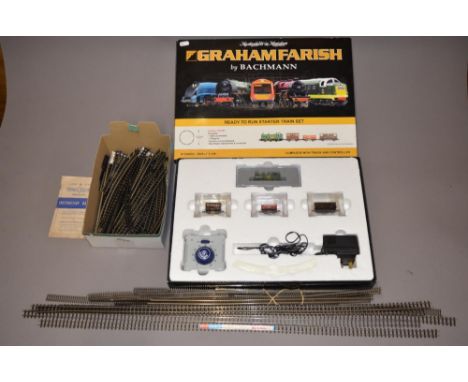Graham Farish (by Bachmann) N gauge ready to run starter train set, item No 370-025, appears unused/very little used, missing