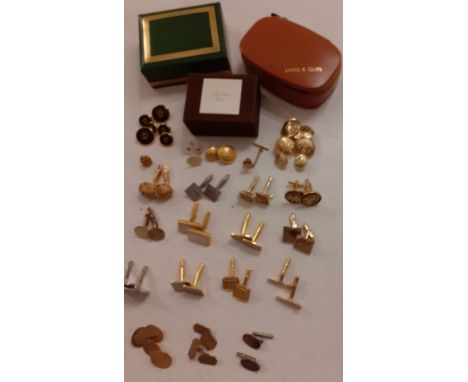 Mixed 20th Century cufflinks to include a pair of 9ct gold engraved oval cufflinks, a pair of 9ct gold hexagonal cufflinks, a