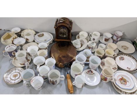 A mixed lot to include an 8-day mantel clock, commemorative china and other items Location: 