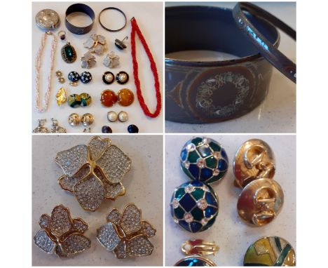 A quantity of 20th Century costume jewellery to include 2 Michaela Frey grey enamelled bangles, one signed by the designer, a