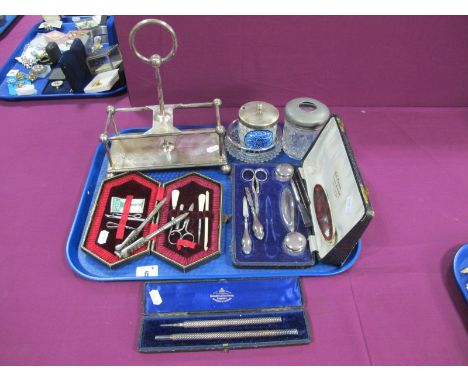 S Mordan &amp; Co Matching Pen and Pencil, of spiral design, overall length of pen 18cm (lacking nib), in a Goldsmiths &amp; 