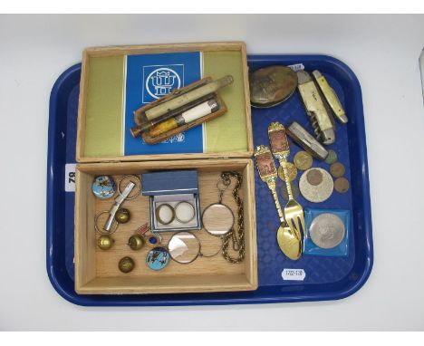 A Pair of Pince-Nez, three cheroots, coinage, pocket knives, buttons, folding scissors, a gilt coloured bracelet, two band ri