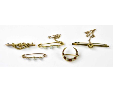 Two 9ct yellow gold opal set bar brooches, a further 9ct gold bar brooch, another 9ct gold bar brooch set with a single citri