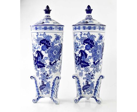 SPODE; a pair of "Worcester Wheel" pattern urns, height 56cm.