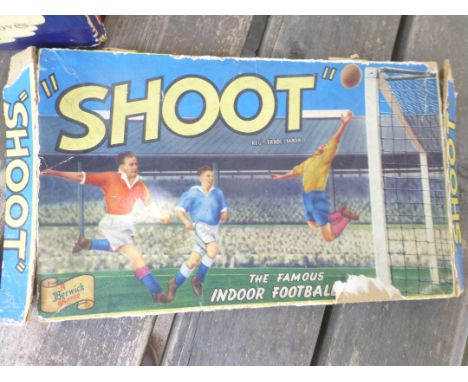 Collectables : Football game - shoot 1940's by Berwick - boxed - rules- goalies - forerunner to Subbuteo