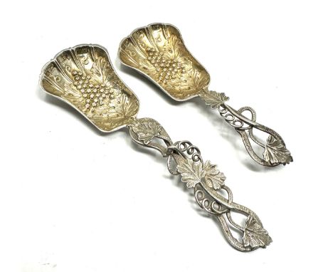 2 Fine quality vintage grape vine detail silver caddy spoons largest measures approx 12cm  long Birmingham silver hallmarks 