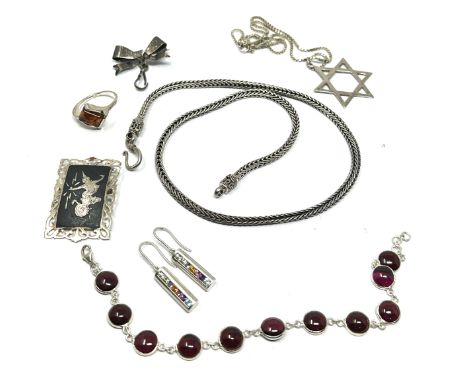 selection of vintage silver jewellery inc earrings necklace bracelet etc weight 60g 