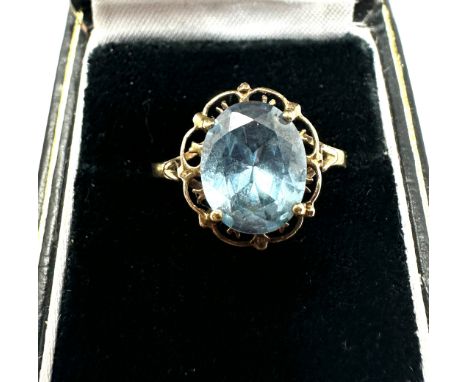 9ct gold topaz ring weight 2g 