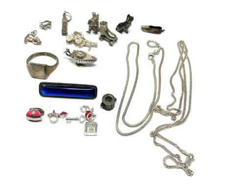 Selection of vintage silver jewellery includes charms necklace chains ring etc weight 57g 